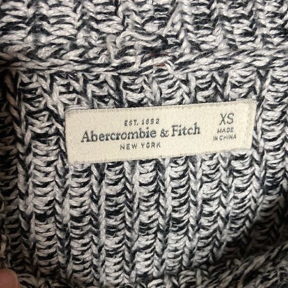 Abercrombie & Fitch Sweater Woman’s Size XS Cable Knit - Picture 3 of 5